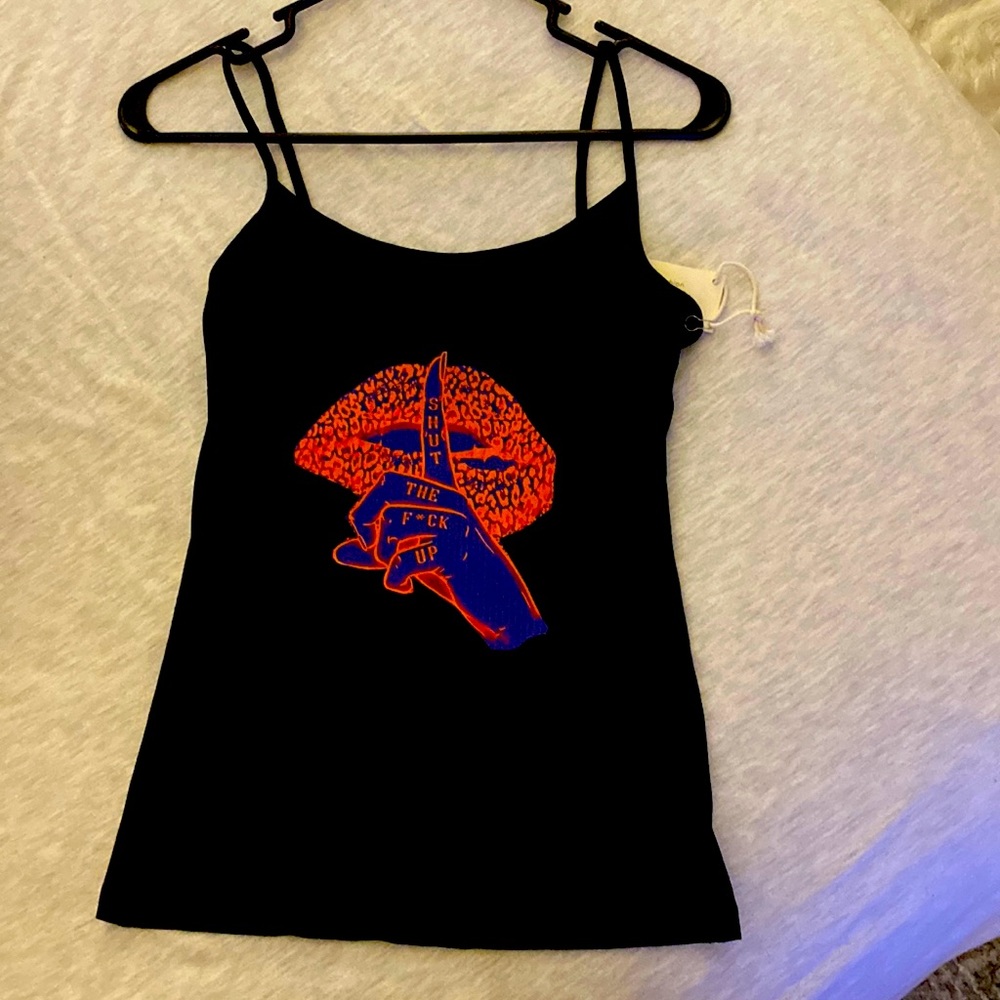 Graphic tank
